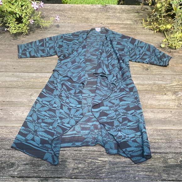 Lularoe Shirley Kimono cover up green black semi-sheer tropical floral sz Medium - Picture 1 of 10